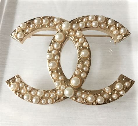 chanel clothing pin